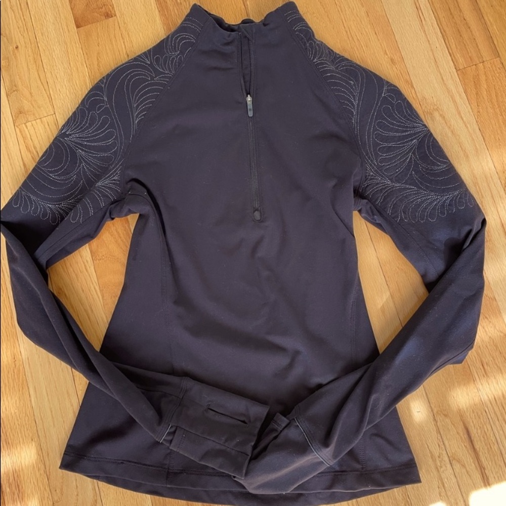 LULULEMON size 2 black embroidered jacket!